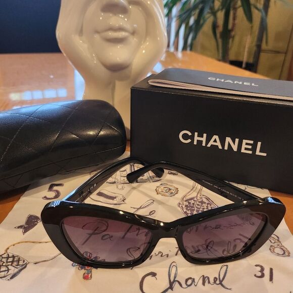 Chanel Black Sunglasses - Picture 1 of 14